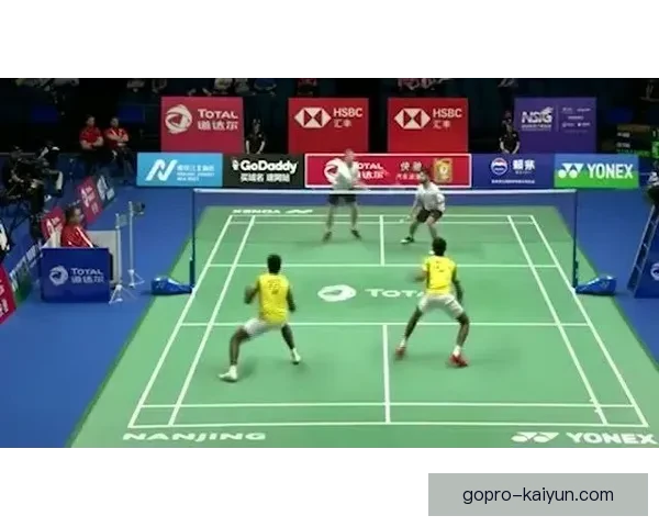 埃因霍温定位球表现稳健，近期攻防效率持续提升